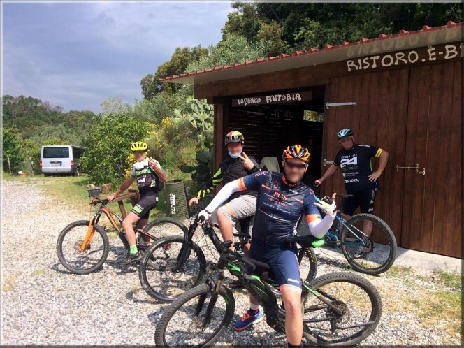 Bianca Fattoria E-Bike Ospiti pronti all'escursione